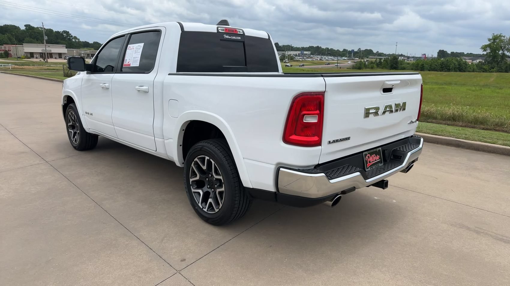 Used 2025 RAM 1500 Laramie AWD/4WD image 7