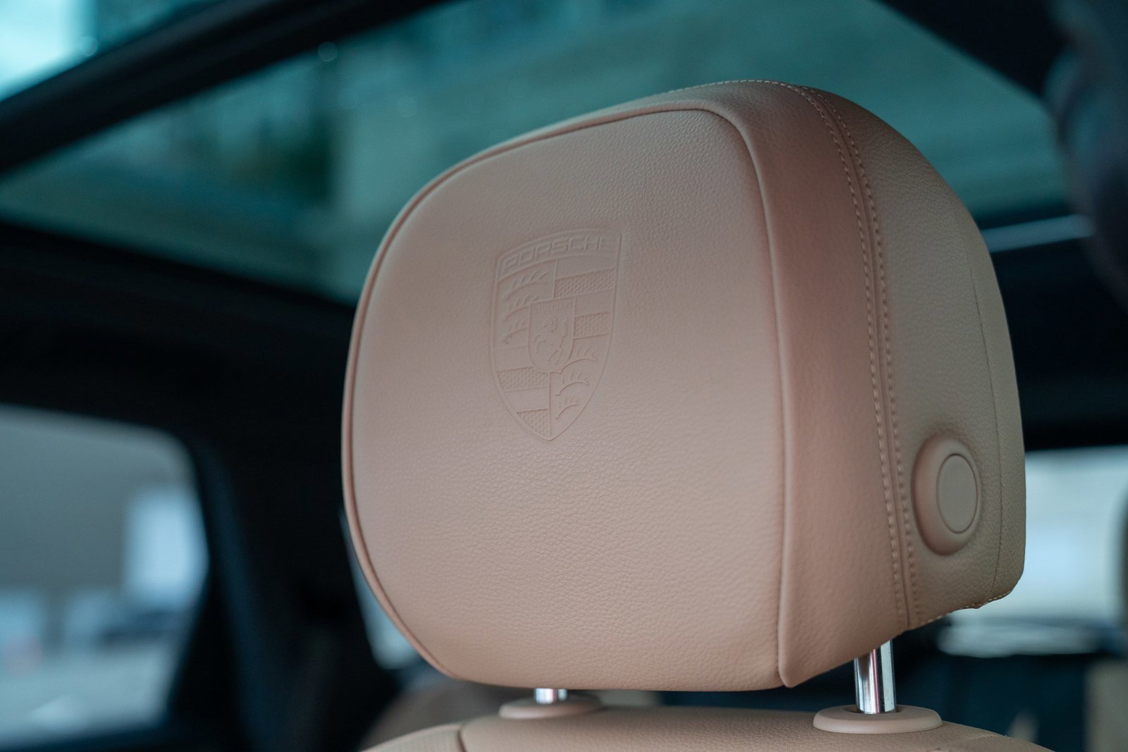 Used 2025 Porsche Cayenne image 13