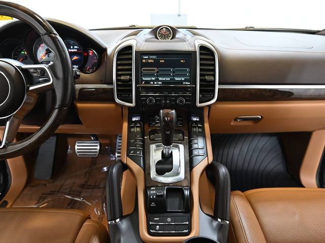 Used 2016 Porsche Cayenne S AWD/4WD image 2