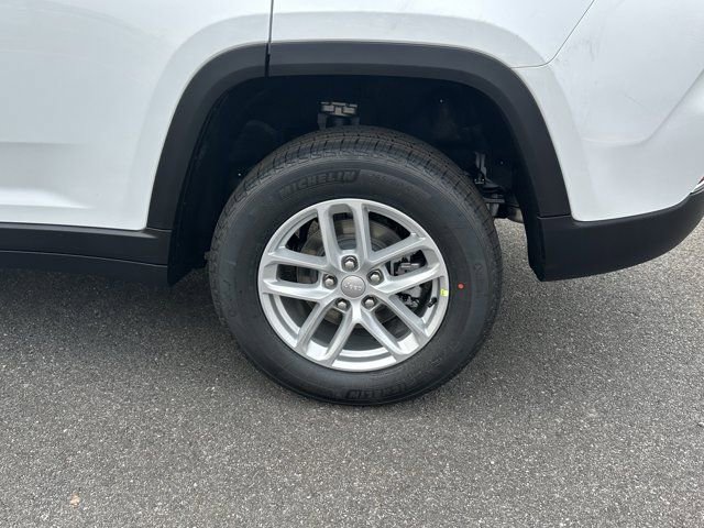 New 2025 Jeep Grand Cherokee Laredo image 21