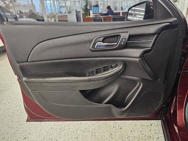 Used 2015 Chevrolet Malibu LT FWD image 33
