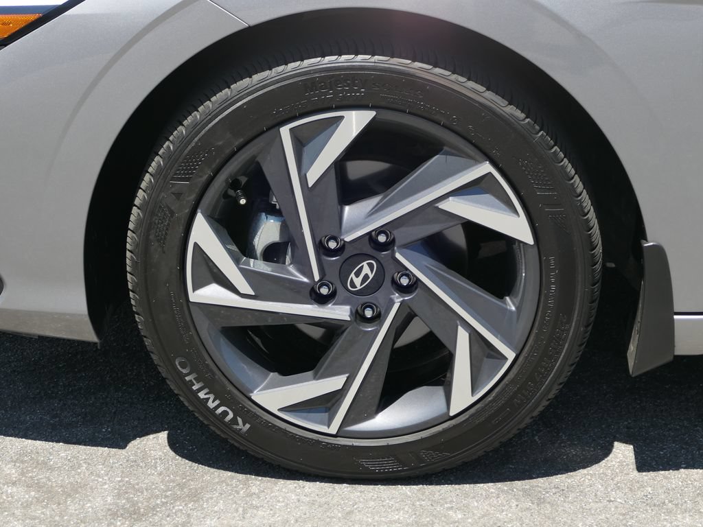 Certified 2025 Hyundai Elantra Sport FWD image 10