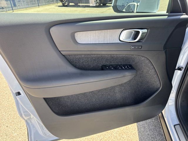 New 2025 Volvo XC40 B5 Core w/ Climate Package image 12