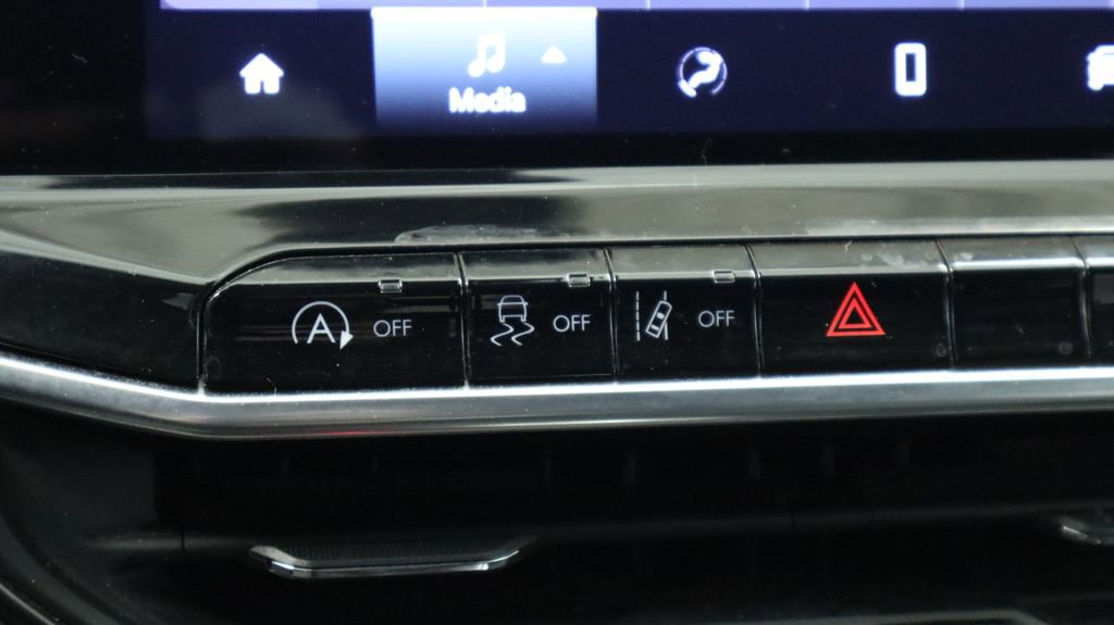 Certified 2022 Jeep Compass Limited image 42