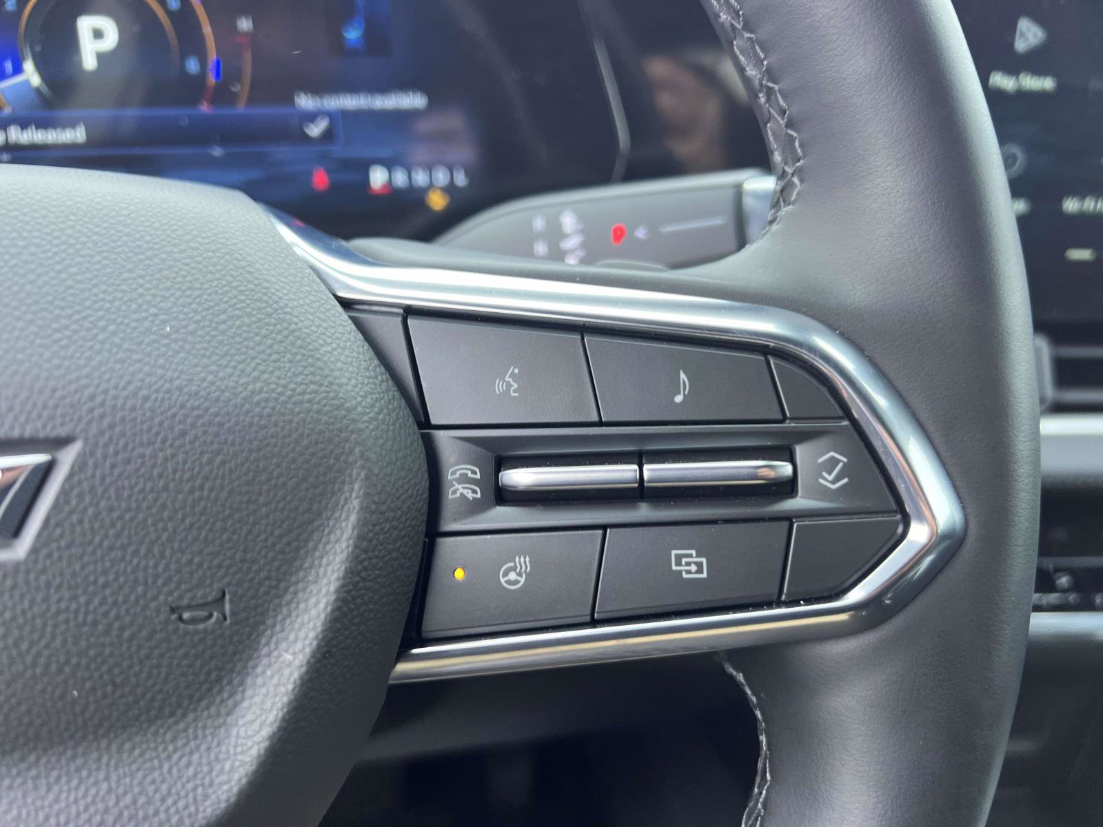 Certified 2025 Chevrolet Equinox LT w/ Safety and Technology Package image 24