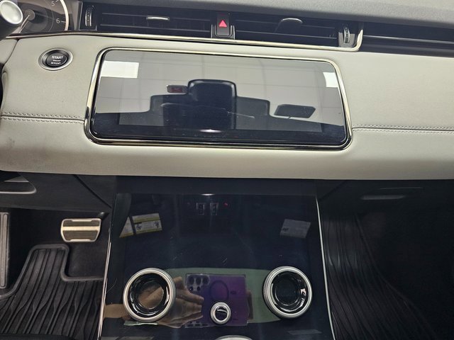 Used 2023 Land Rover Range Rover Evoque R-Dynamic SE image 17