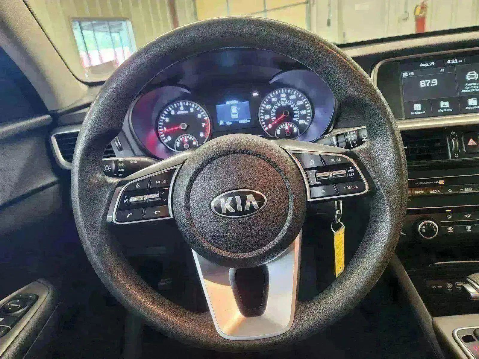 Used 2020 Kia Optima LX image 24