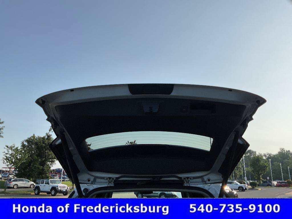 Used 2020 GMC Terrain SLT w/ Preferred Package AWD/4WD image 16