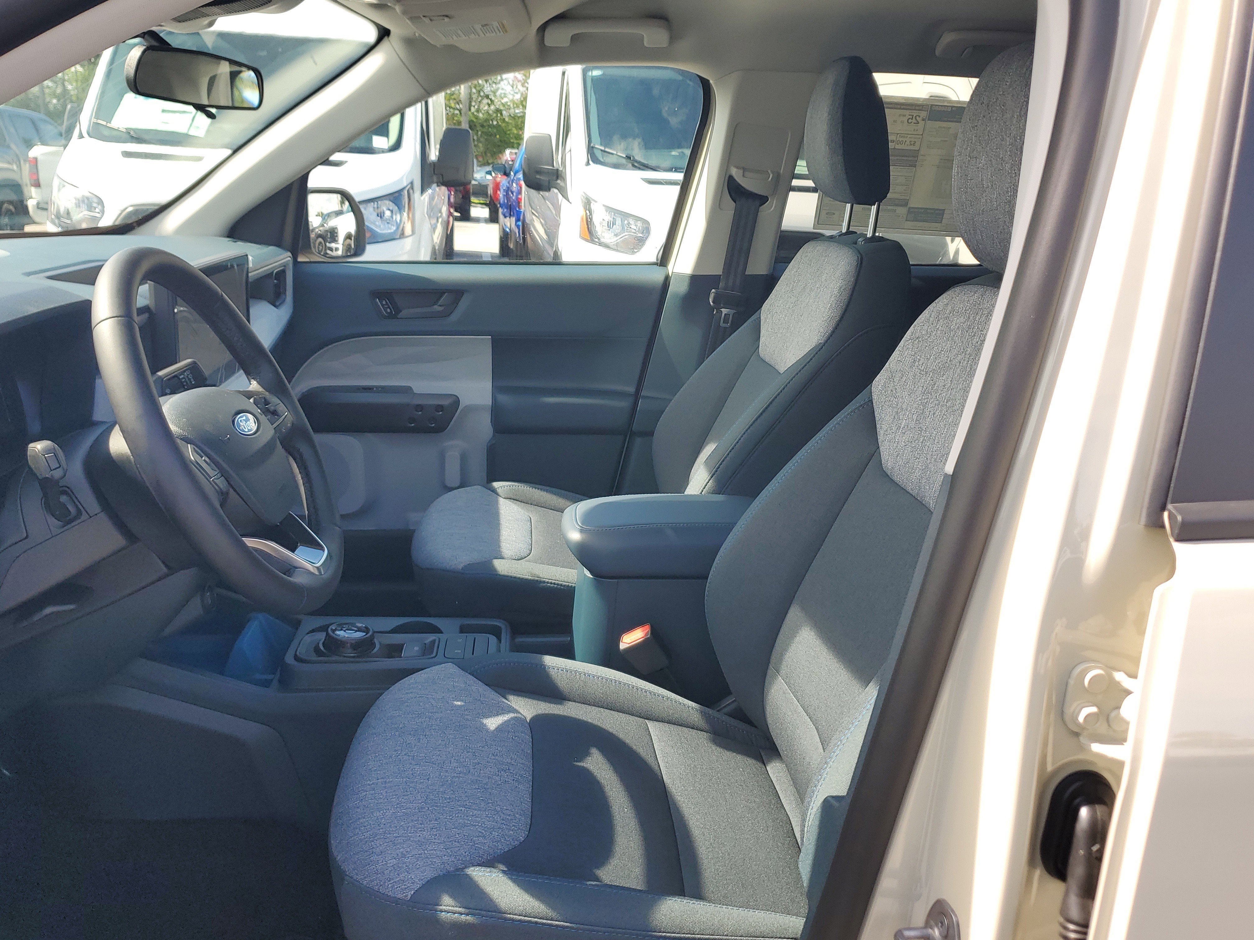 New 2025 Ford Maverick XLT w/ XLT Luxury Package image 11