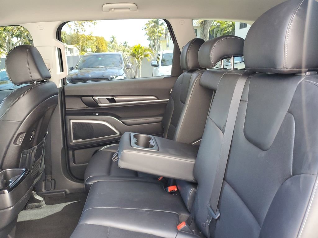 Used 2023 Kia Telluride LX image 15