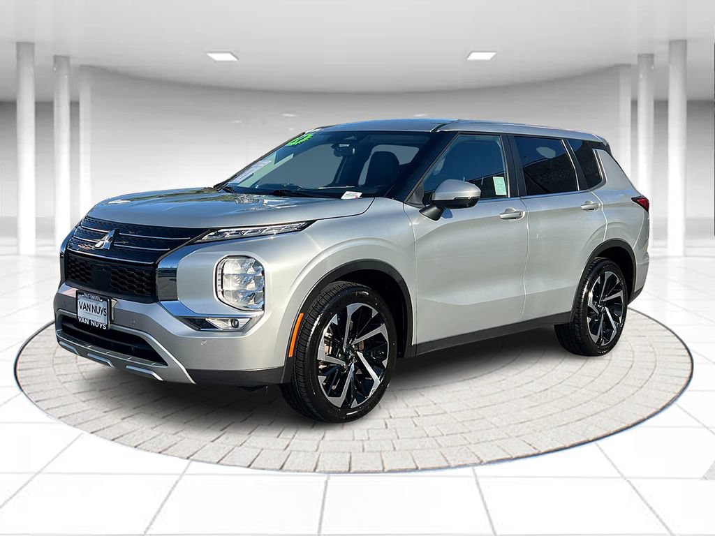 Used 2024 Mitsubishi Outlander SE