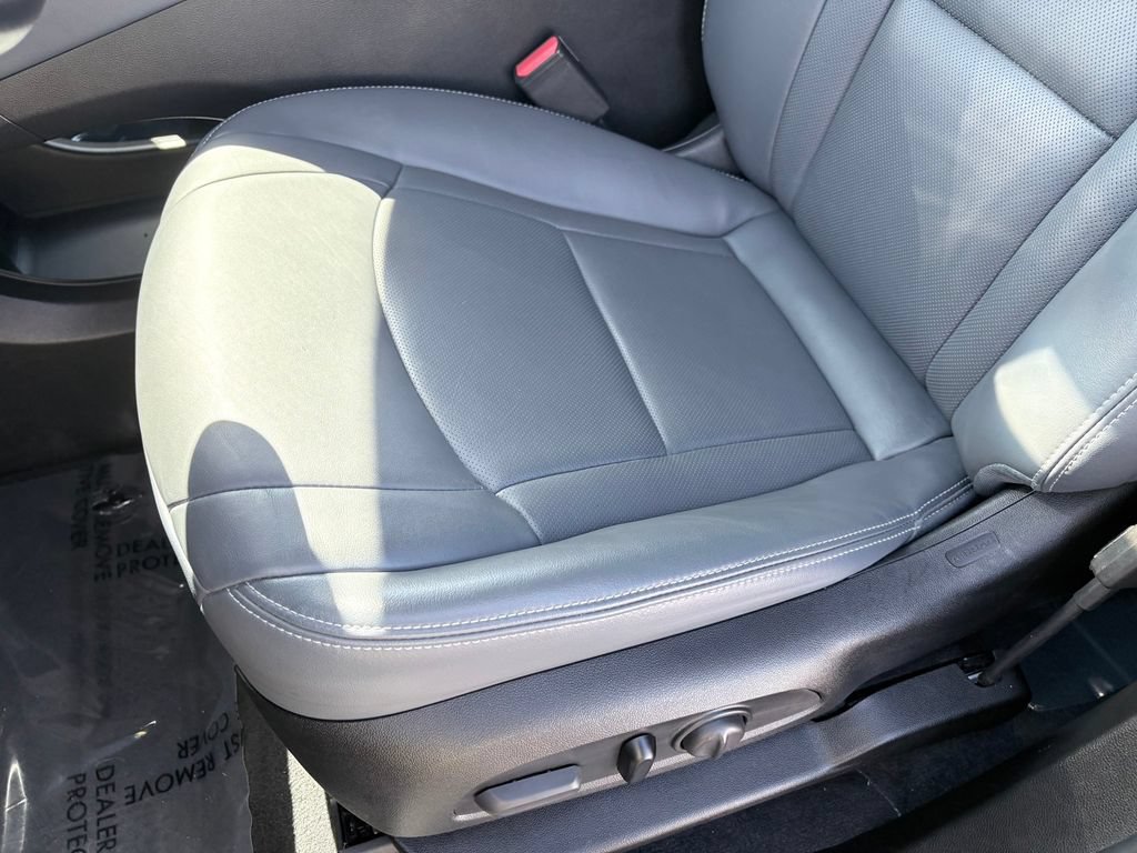 Used 2024 Buick Enclave Essence FWD image 11