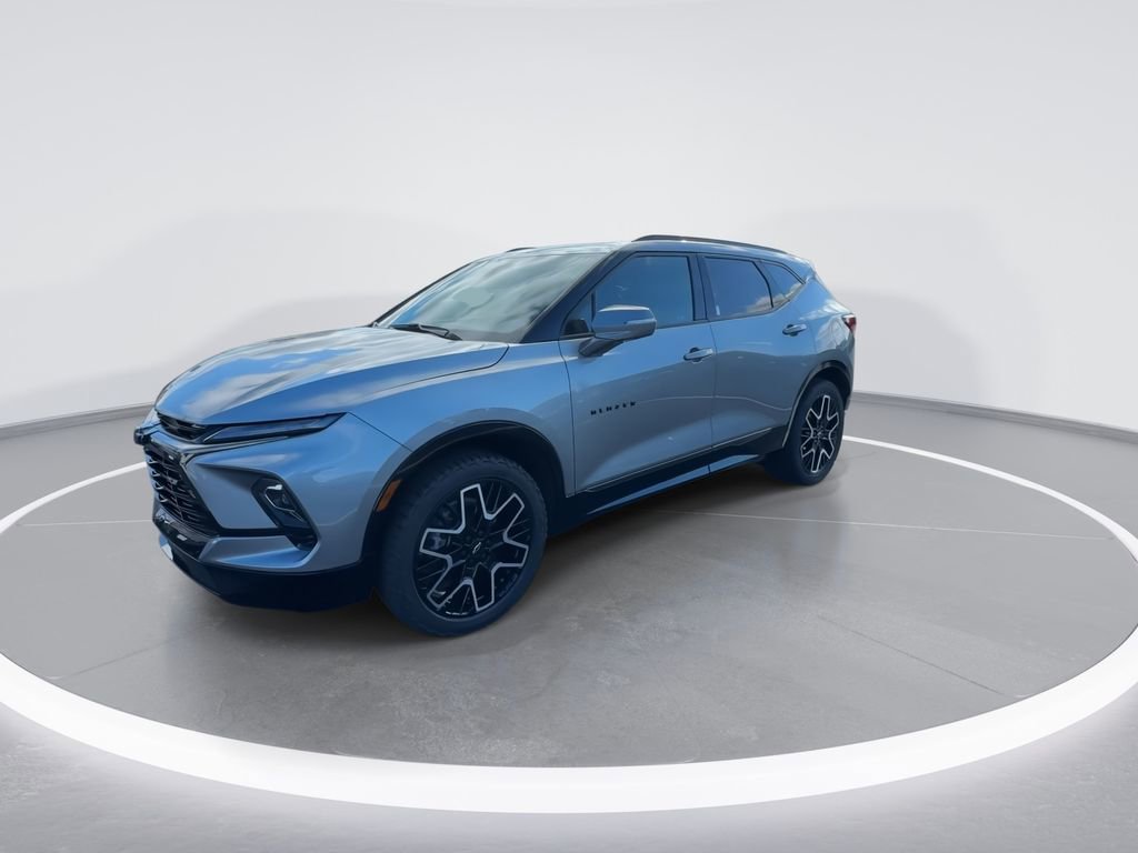 Used 2023 Chevrolet Blazer RS w/ Driver Confidence II Package image 4