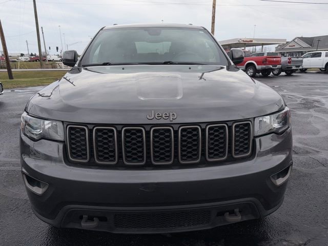 Used 2017 Jeep Grand Cherokee Laredo image 2
