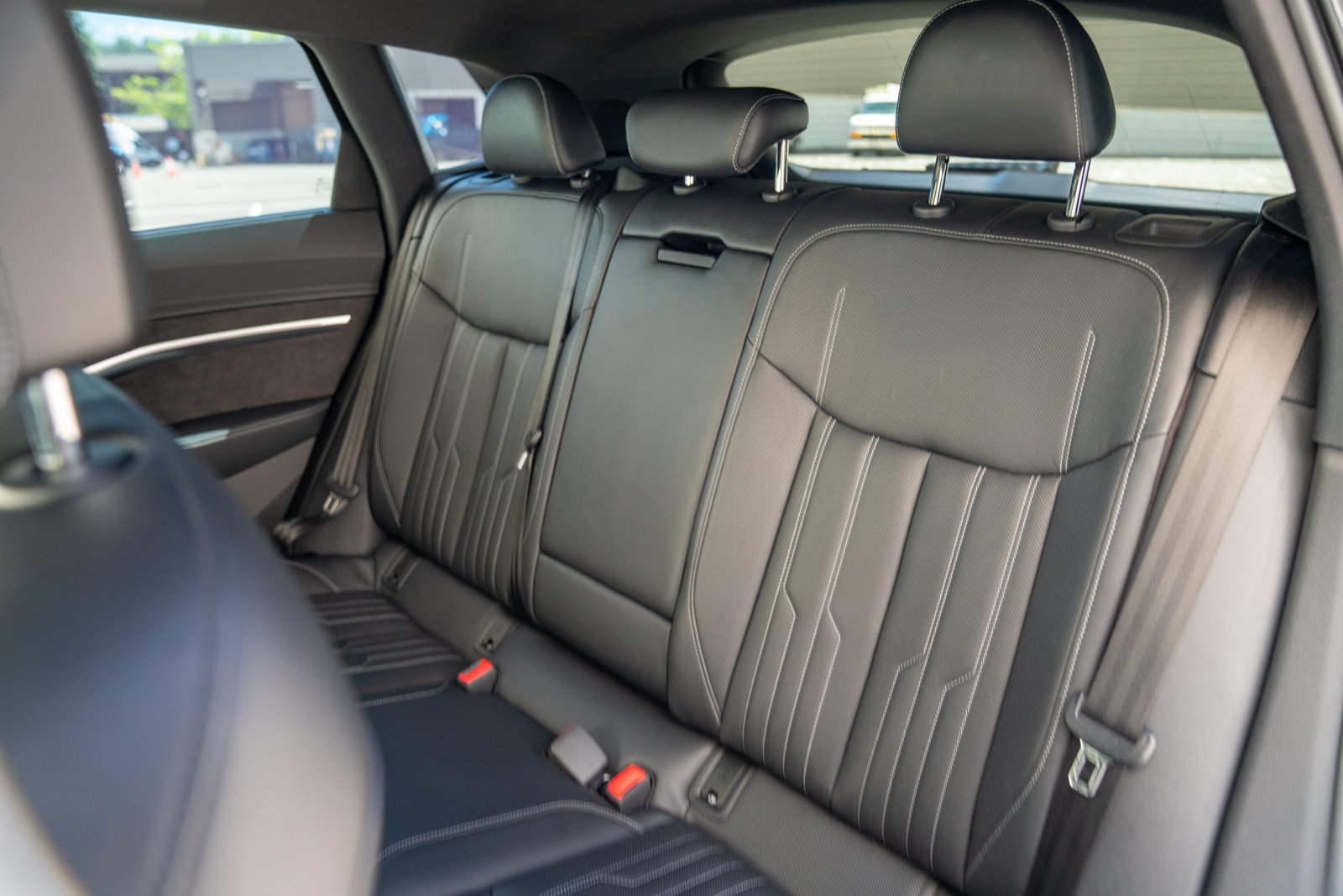 Used 2019 Audi e-tron Prestige w/ Prestige Package AWD/4WD image 21