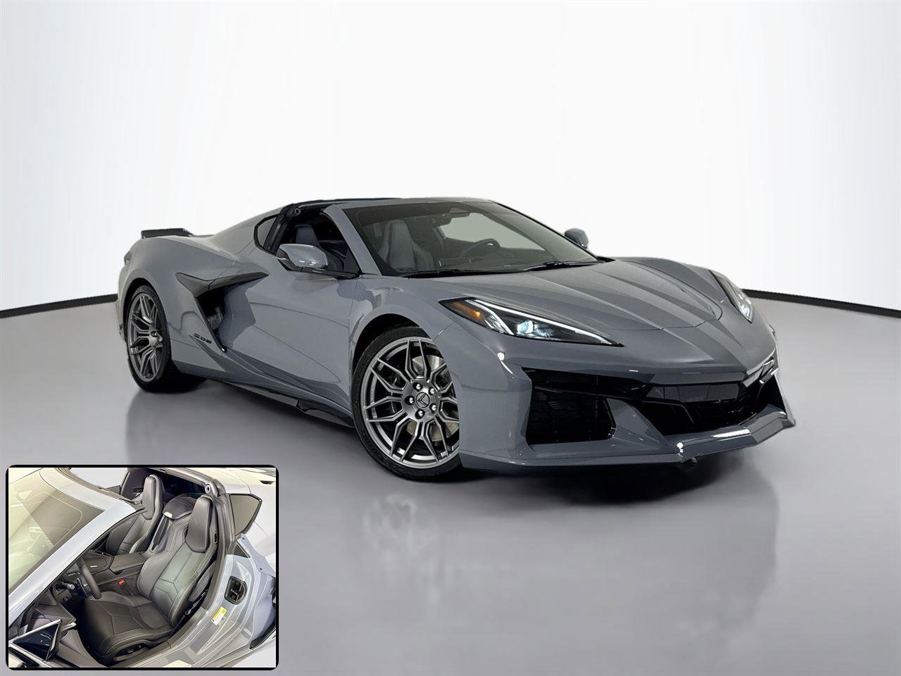 Used 2025 Chevrolet Corvette Z06 RWD image 2