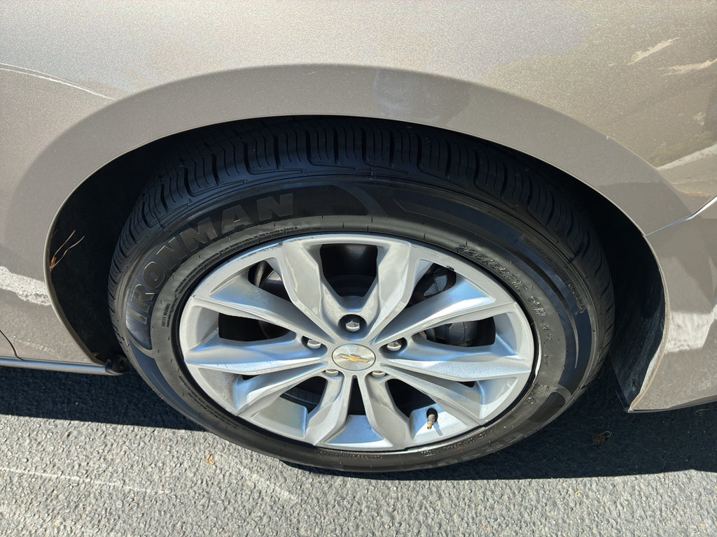 Used 2023 Chevrolet Malibu LT FWD image 16