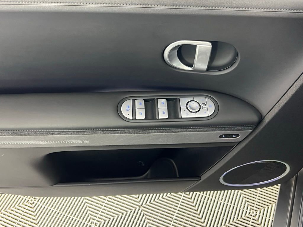 Used 2024 Hyundai Ioniq 5 Limited image 25