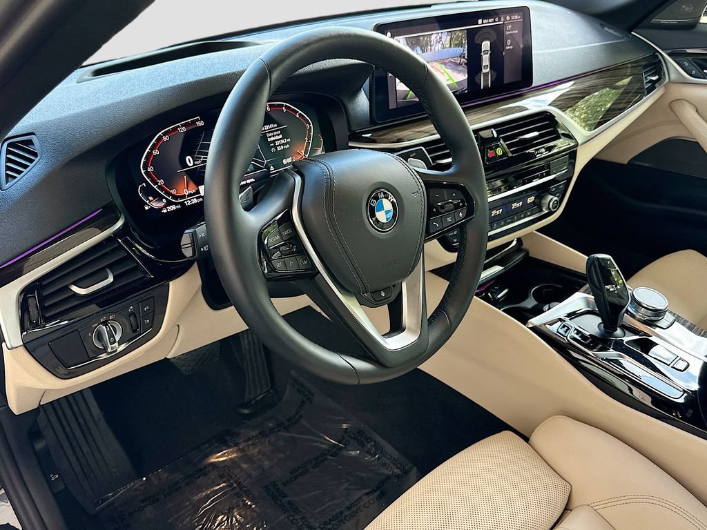 Used 2023 BMW 530i xDrive w/ Premium Package AWD/4WD image 3