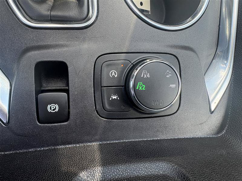 Used 2023 Chevrolet Traverse LT AWD/4WD image 19