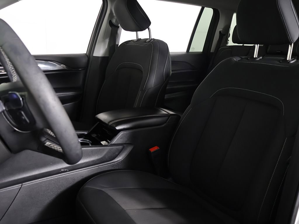 Used 2023 Jeep Grand Cherokee L Laredo AWD/4WD image 29