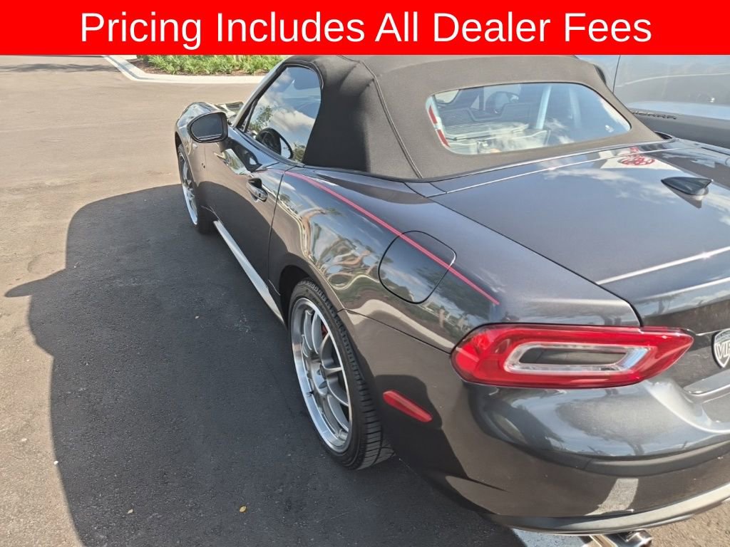 Used 2018 FIAT 124 Spider Lusso w/ Navigation & Sound Group RWD image 5