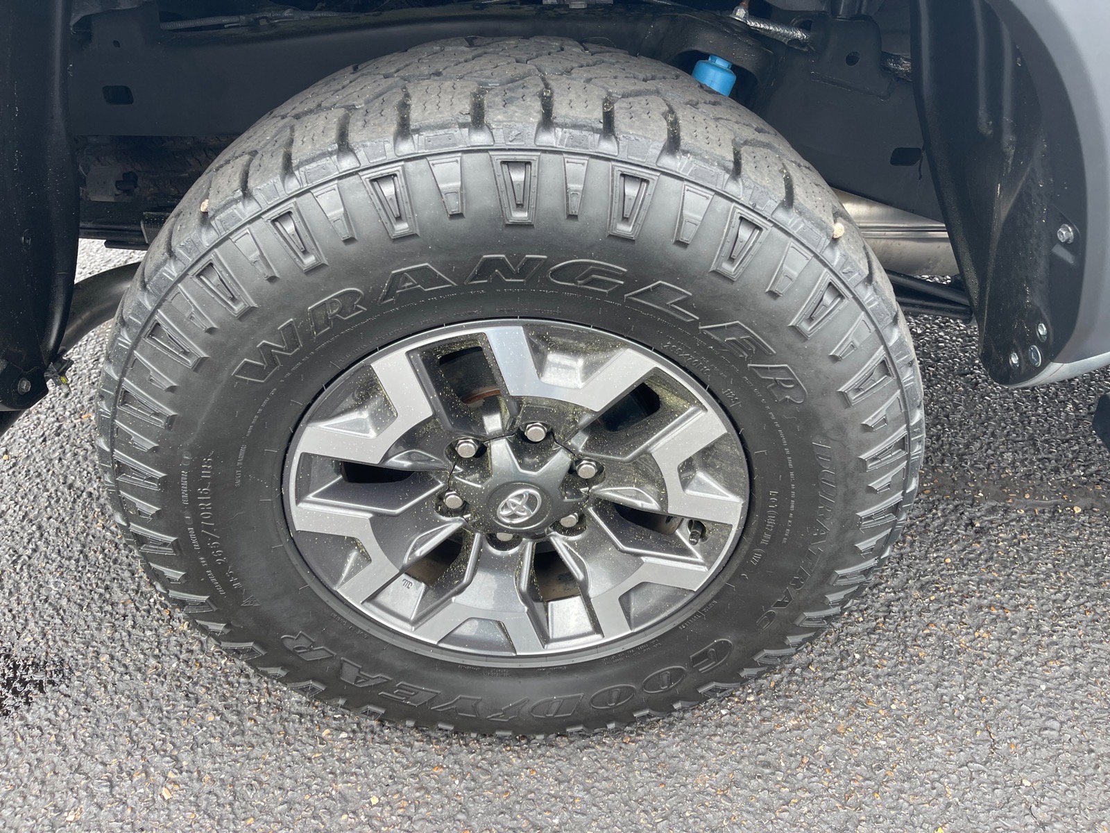 Used 2022 Toyota Tacoma TRD Off-Road w/ Technology Package image 22