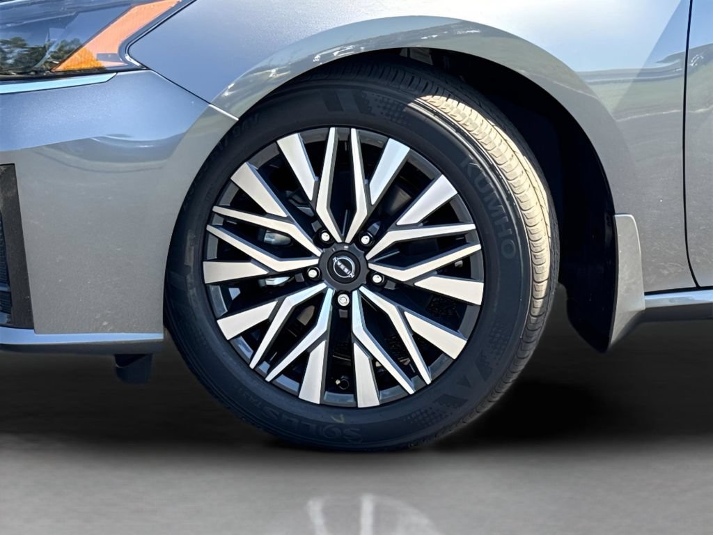 New 2025 Nissan Altima 2.5 SV FWD image 40