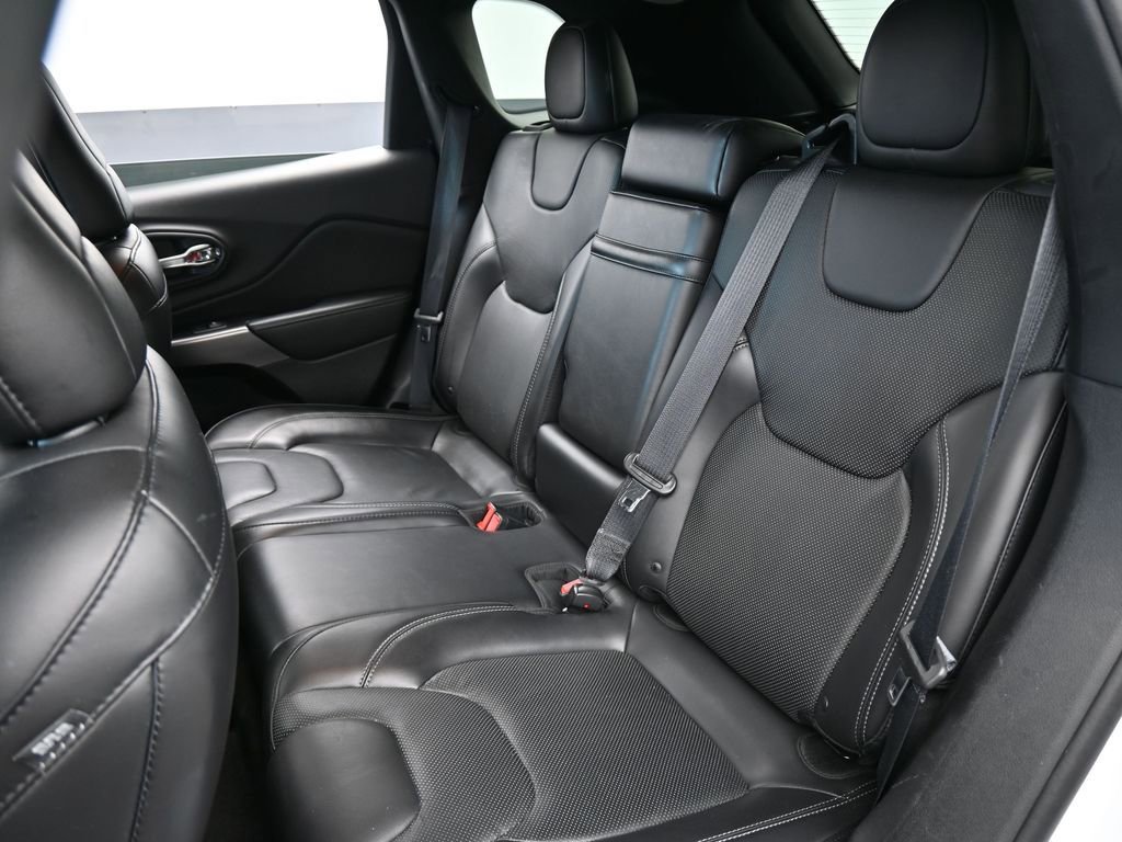 Used 2019 Jeep Cherokee Limited image 33