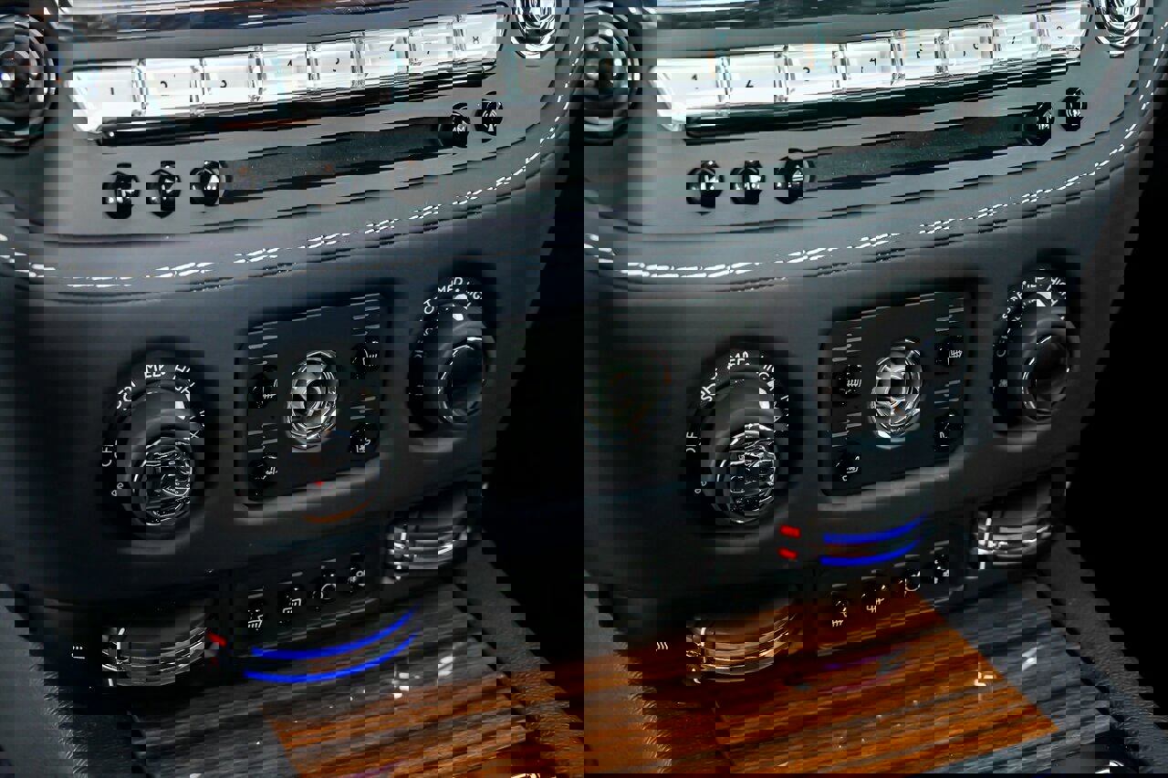 Used 2014 Rolls-Royce Wraith image 39