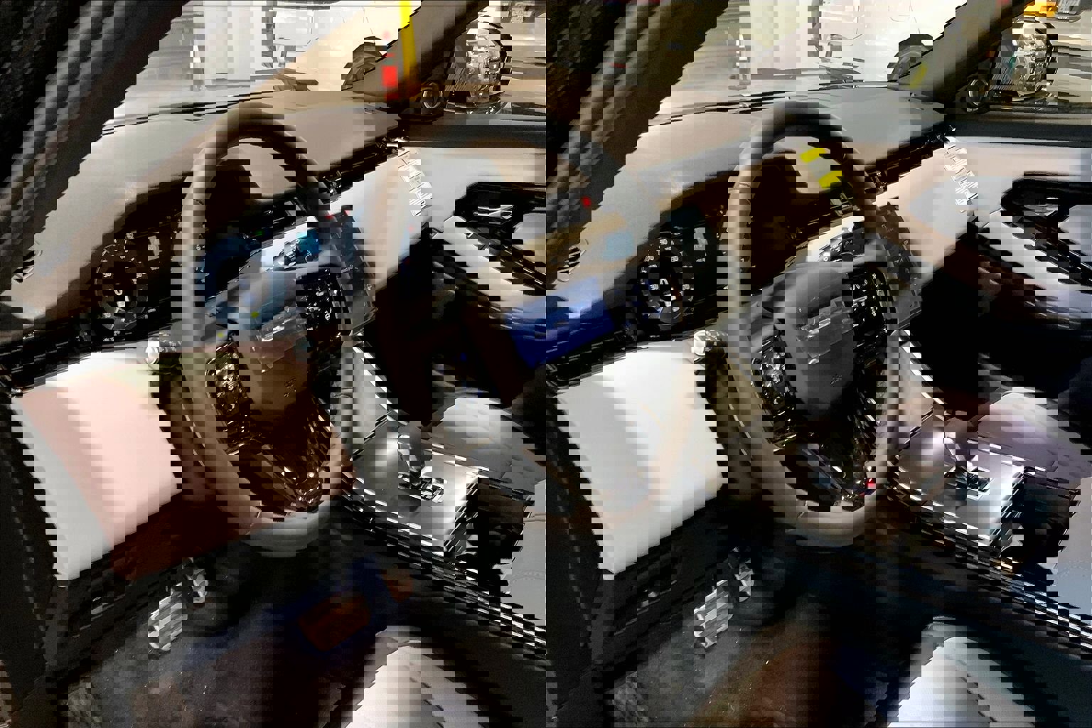 New 2026 Land Rover Range Rover Evoque Dynamic SE image 8