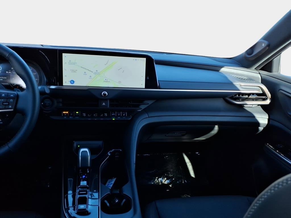 Used 2025 Toyota Crown Signia image 12