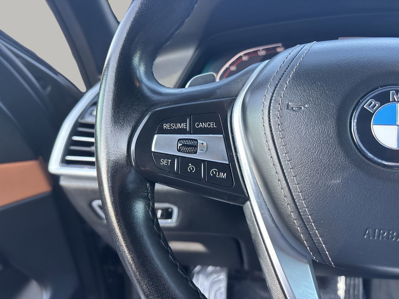 Used 2022 BMW X5 xDrive40i w/ Executive Package image 22