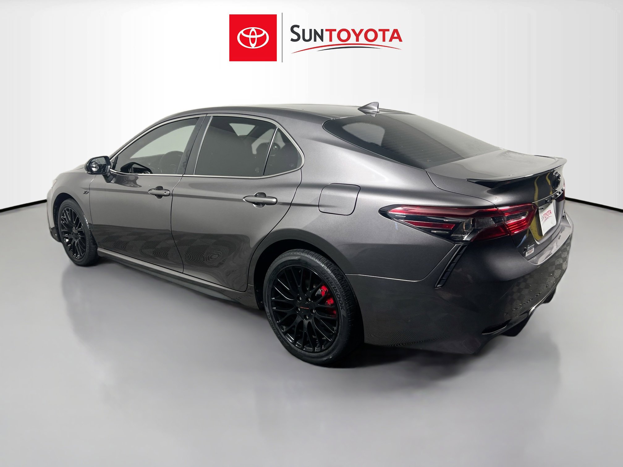 Used 2023 Toyota Camry SE image 6