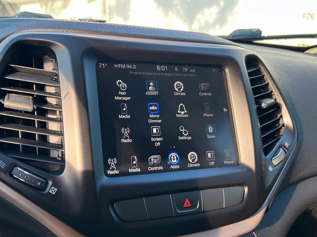 Used 2015 Jeep Cherokee Latitude w/ Comfort/Convenience Group FWD image 11