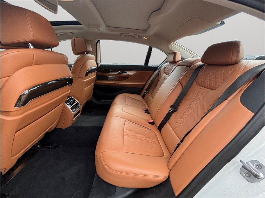 Used 2021 BMW 740i xDrive w/ Premium Package AWD/4WD image 41