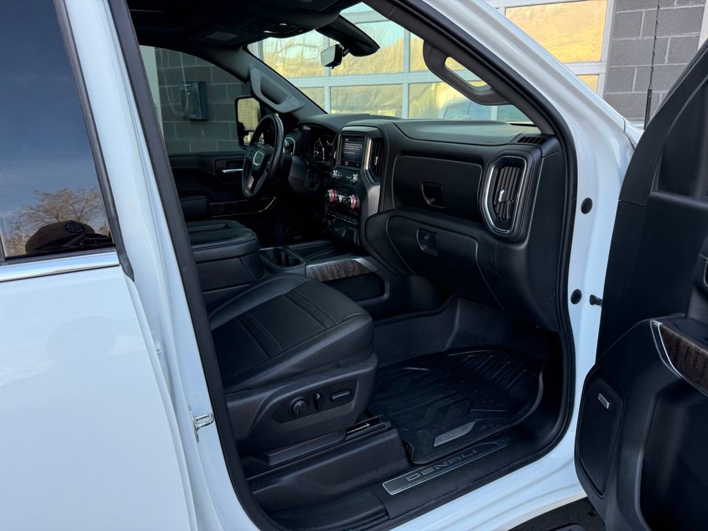 Used 2020 GMC Sierra 2500 Denali w/ Denali Ultimate Package image 18