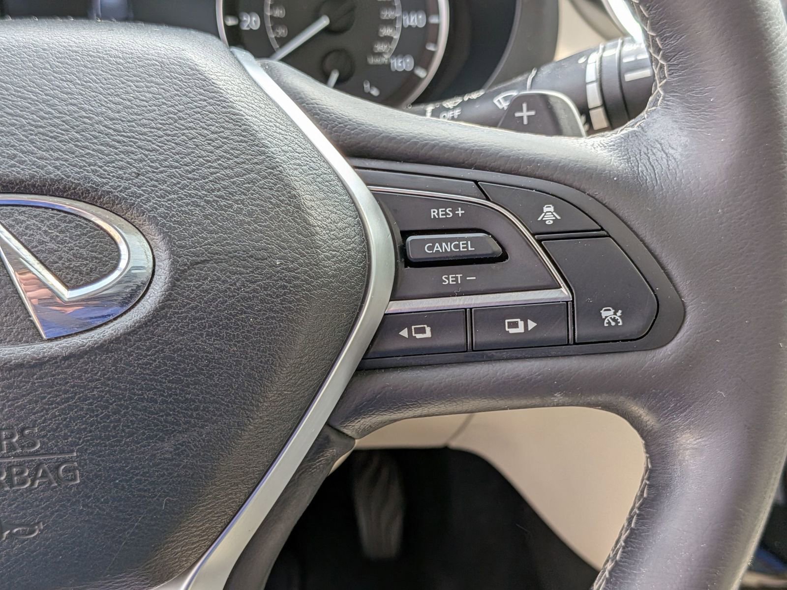 Used 2019 INFINITI QX50 Essential w/ Premium Heat Package image 19