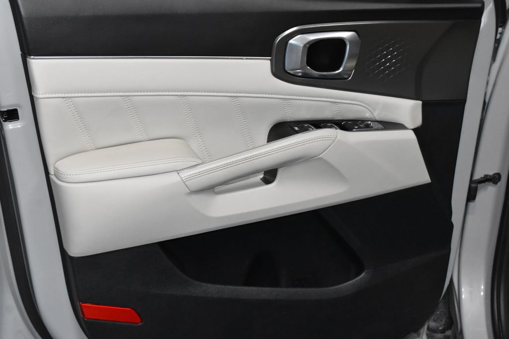 Used 2023 Kia Sorento SX FWD image 4