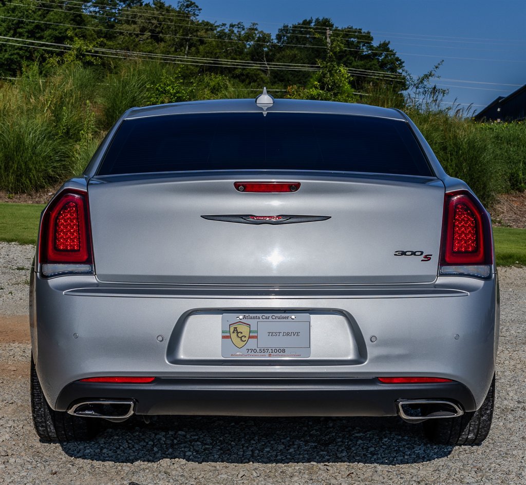 Used 2022 Chrysler 300 S RWD image 4