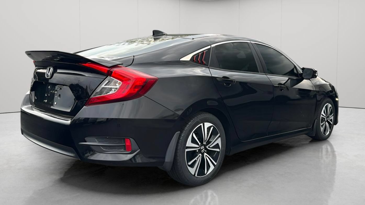 Used 2017 Honda Civic EX-L image 4