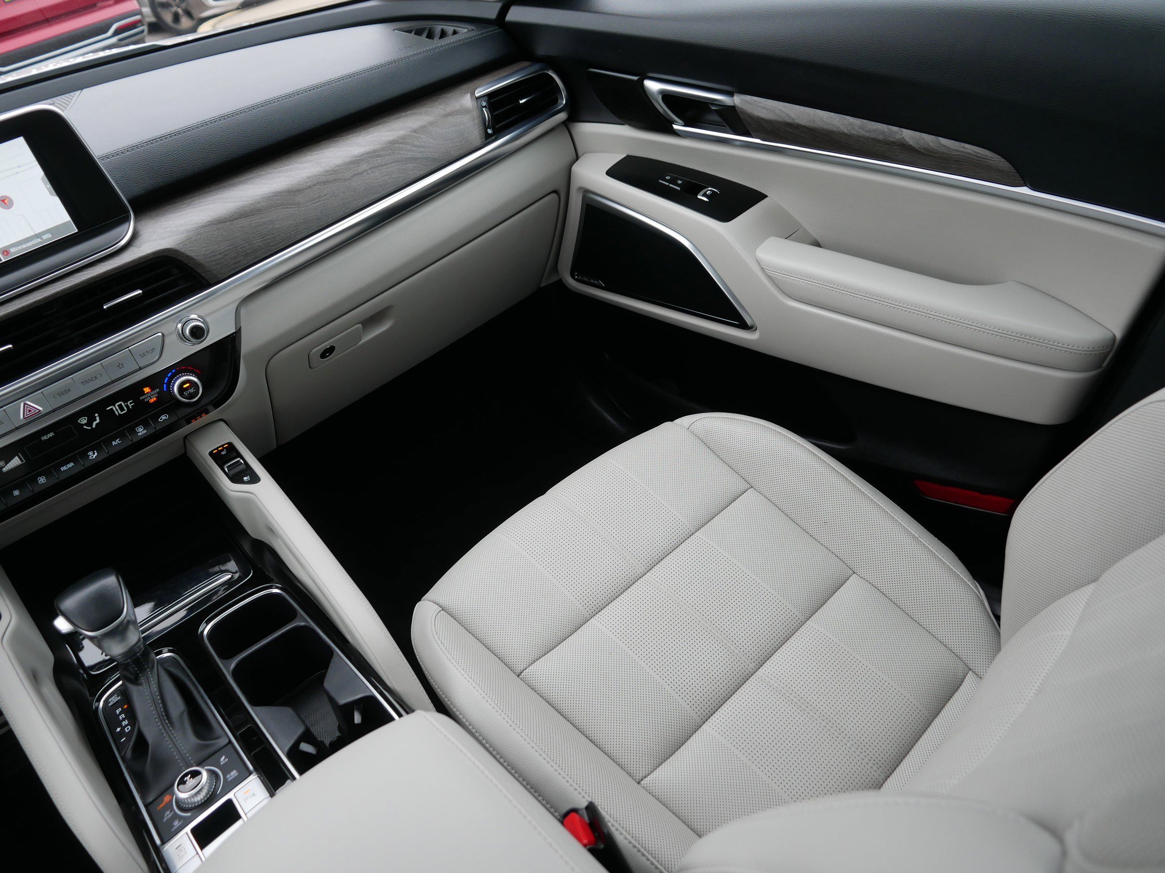 Certified 2022 Kia Telluride SX w/ Towing Package AWD/4WD image 11