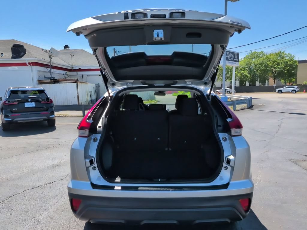 Used 2023 Mitsubishi Eclipse Cross LE AWD/4WD image 16
