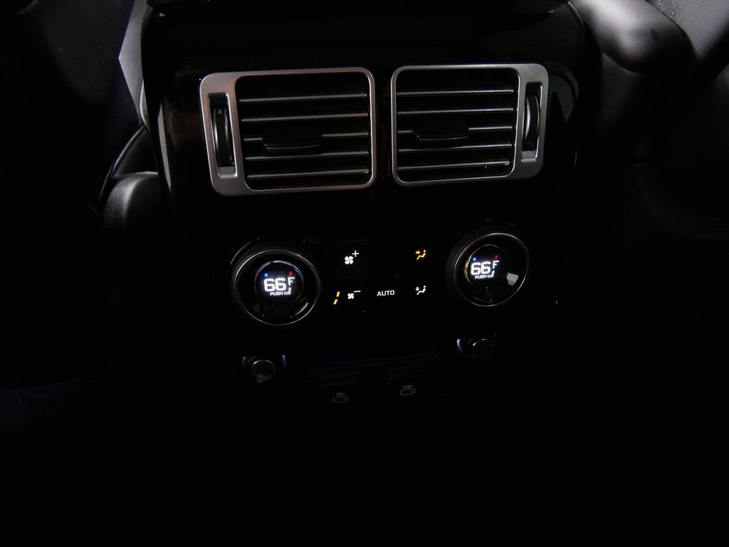 Used 2022 Land Rover Range Rover Westminster Edition image 19