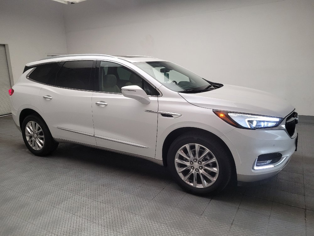 Used 2020 Buick Enclave Premium w/ Sun and Sites Package FWD image 11