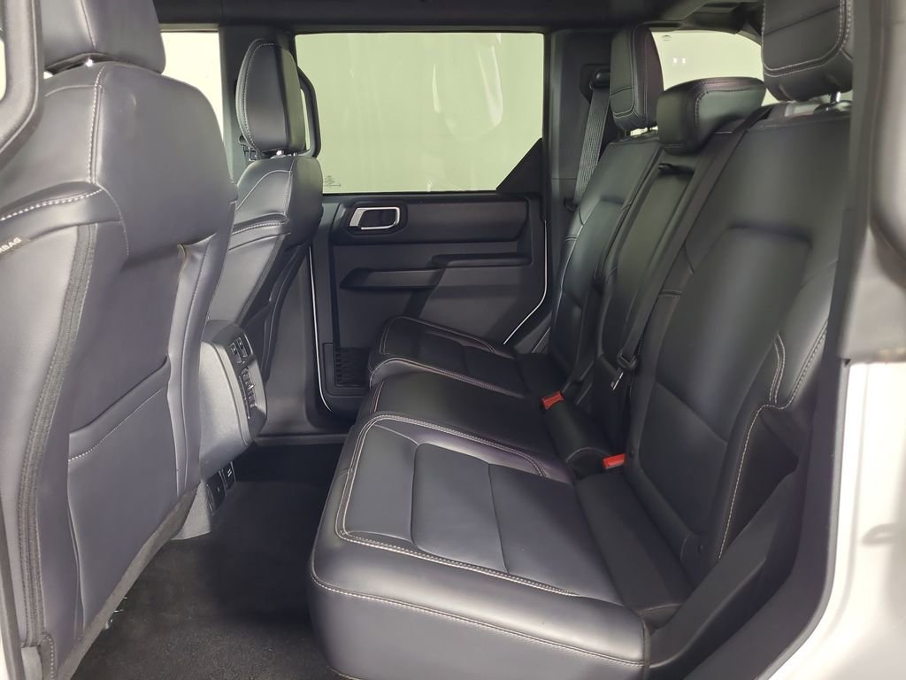 Used 2025 Ford Bronco Outer Banks AWD/4WD image 19