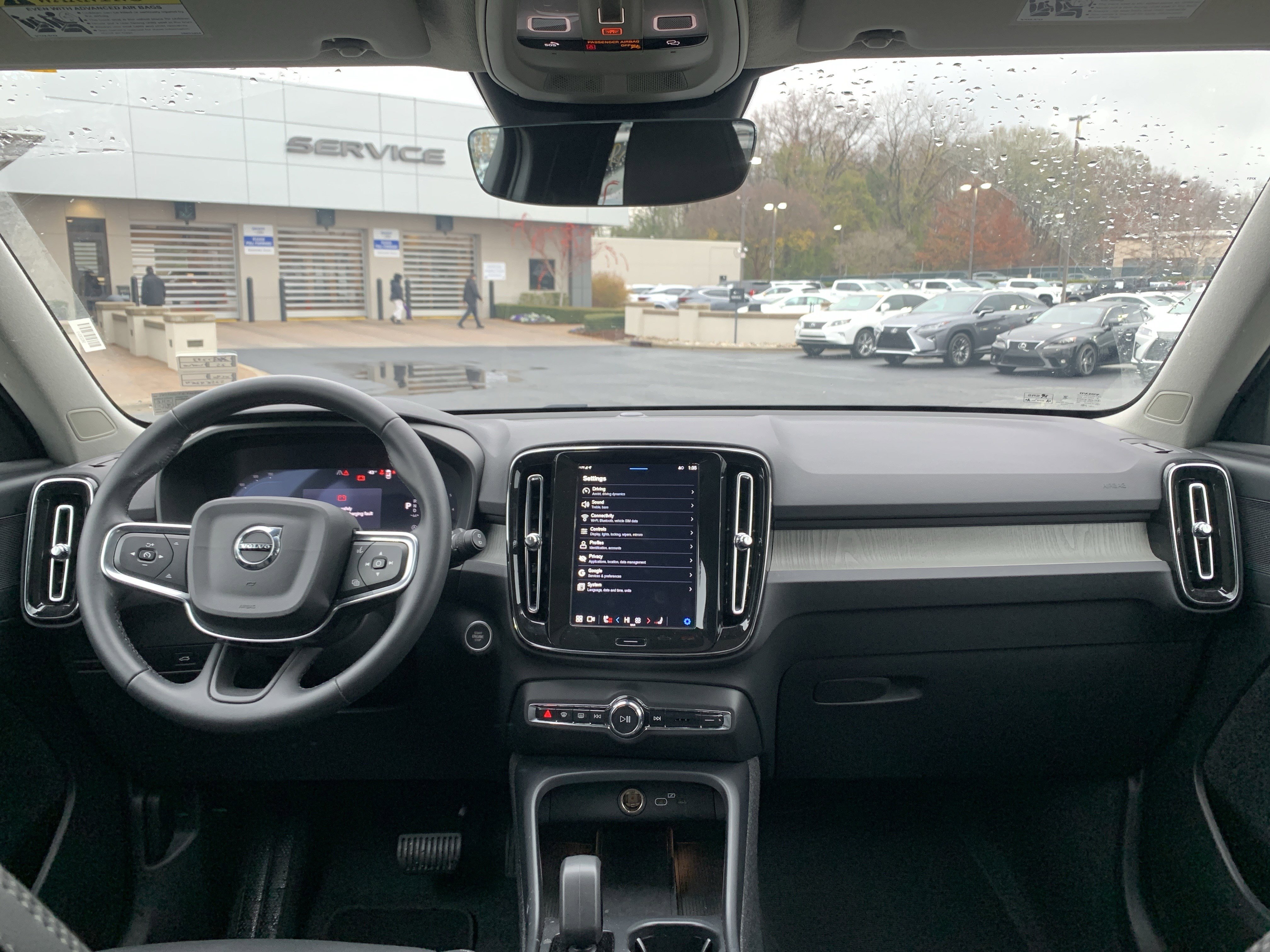 Used 2025 Volvo XC40 B5 Core image 29