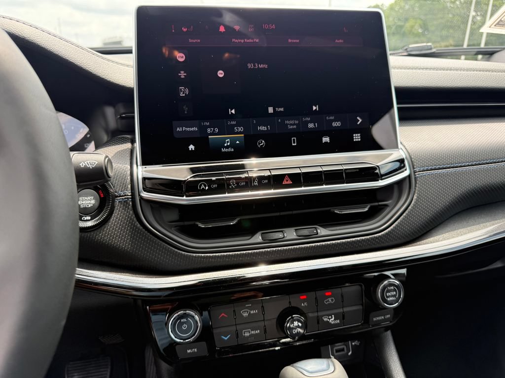 New 2026 Jeep Compass Latitude AWD/4WD image 11