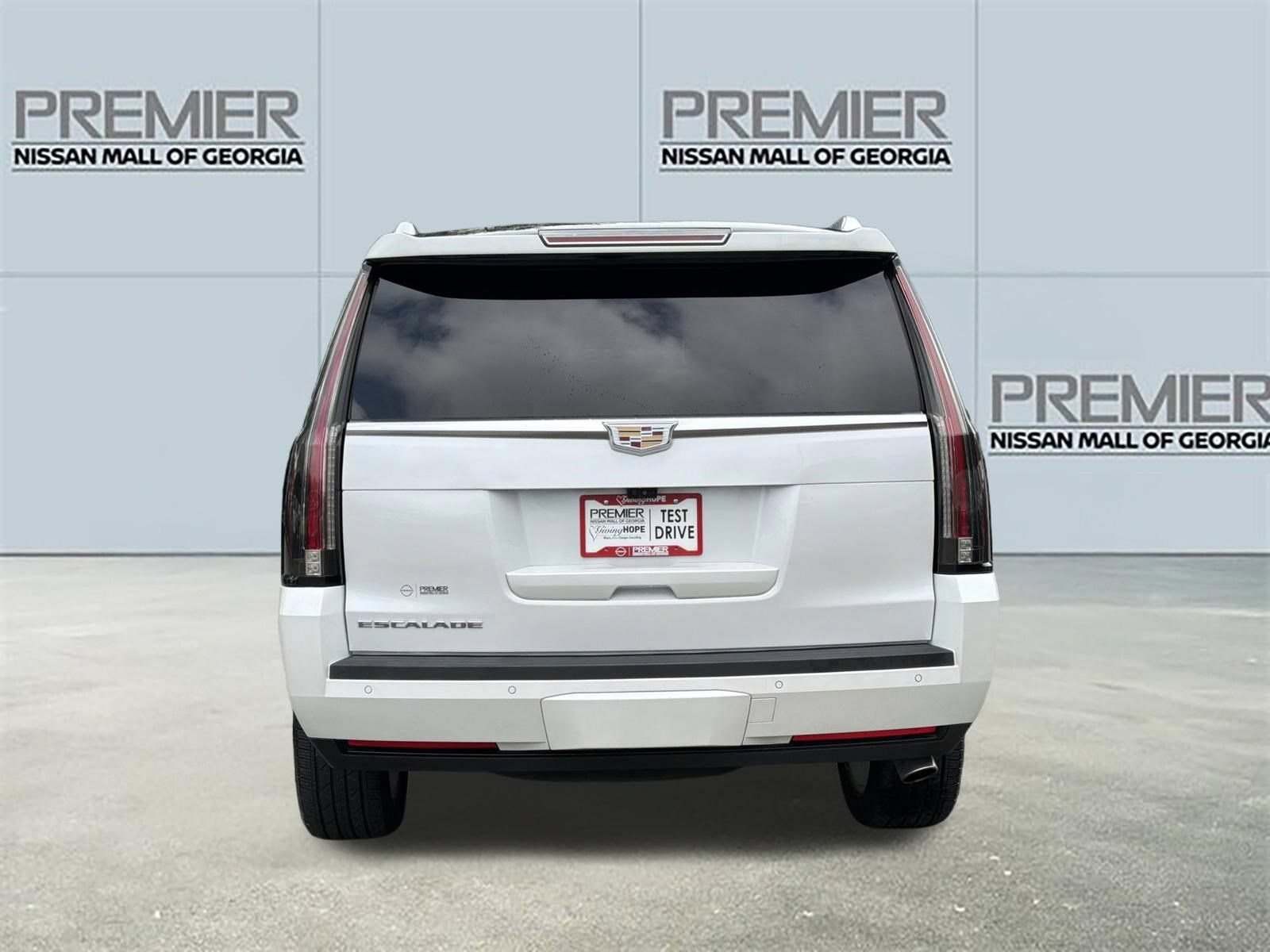 Used 2017 Cadillac Escalade Platinum AWD/4WD image 30