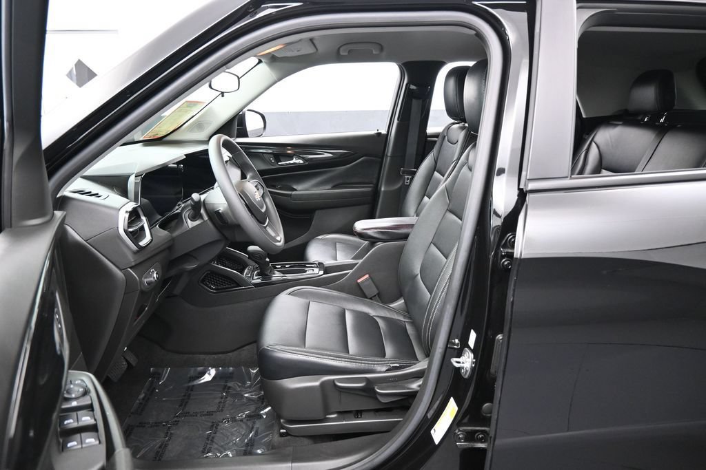 Used 2024 Chevrolet TrailBlazer LT w/ Driver Confidence Package FWD image 11